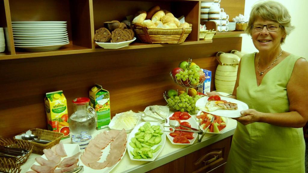 Kruja Hotel Tirana Esterno foto