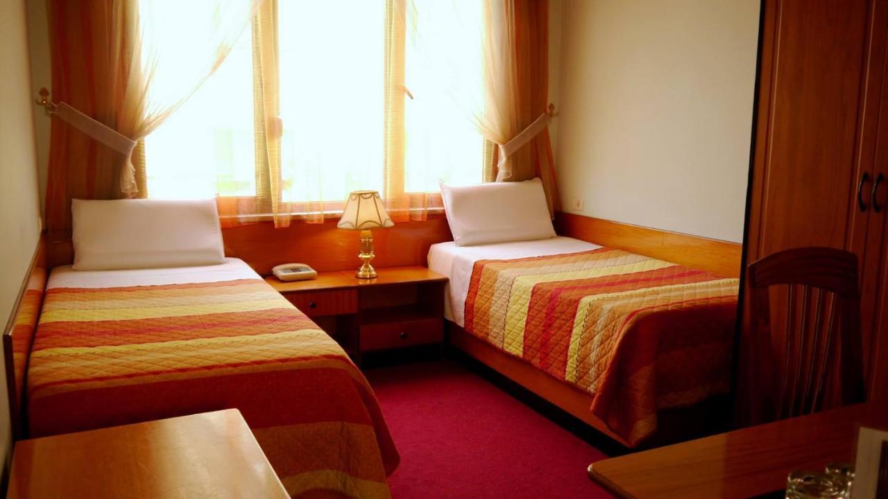 Kruja Hotel Tirana Esterno foto
